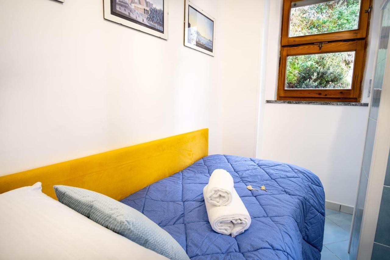 La Casetta Linda - New 2 Bedroom Apt In Sorrento With Seaview Terrace Bagian luar foto